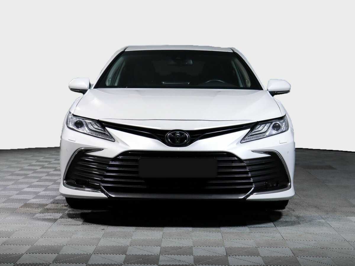 Toyota Camry 2021 года с пробегом. Фото: #1