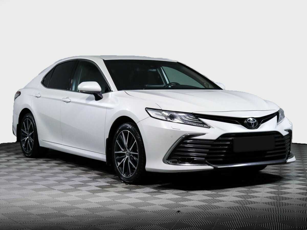 Toyota Camry 2021 года с пробегом. Фото: #2