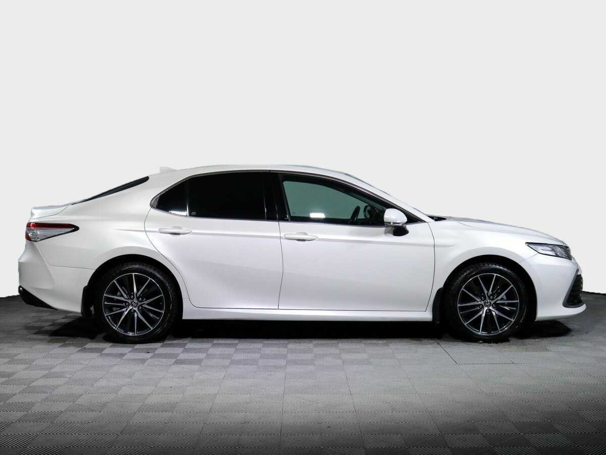 Toyota Camry 2021 года с пробегом. Фото: #3