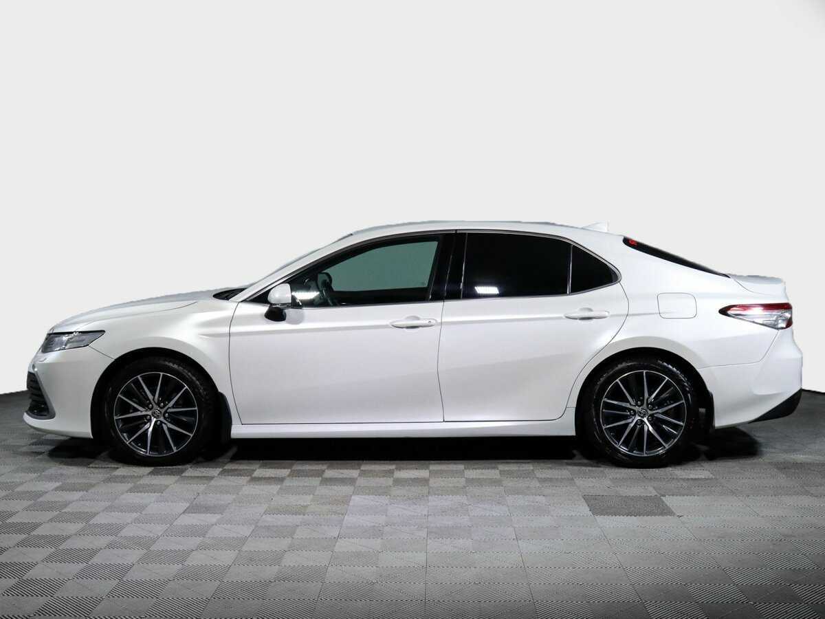 Toyota Camry 2021 года с пробегом. Фото: #4