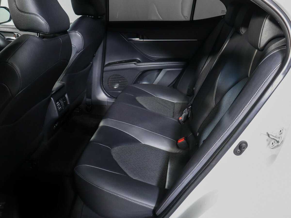 Toyota Camry 2021 года с пробегом. Фото: #6