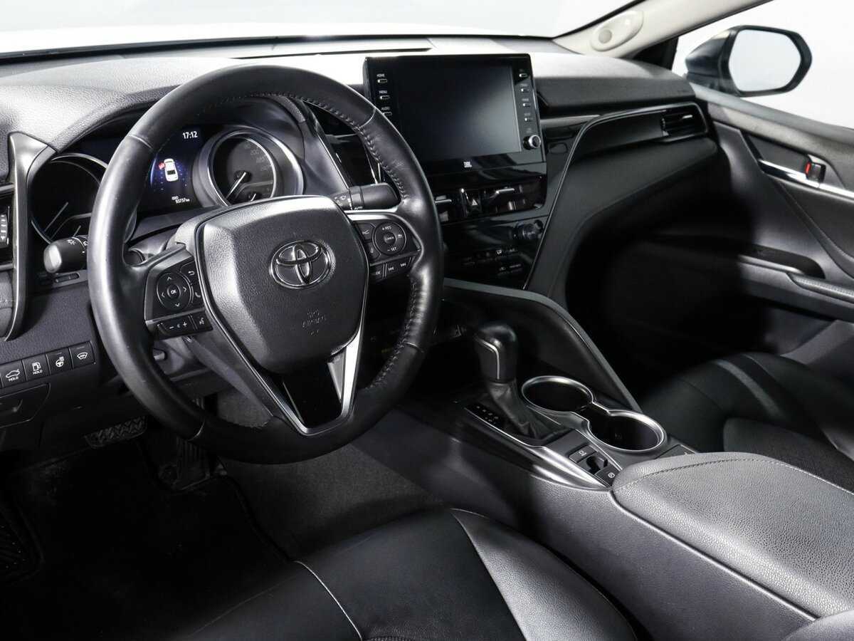 Toyota Camry 2021 года с пробегом. Фото: #10