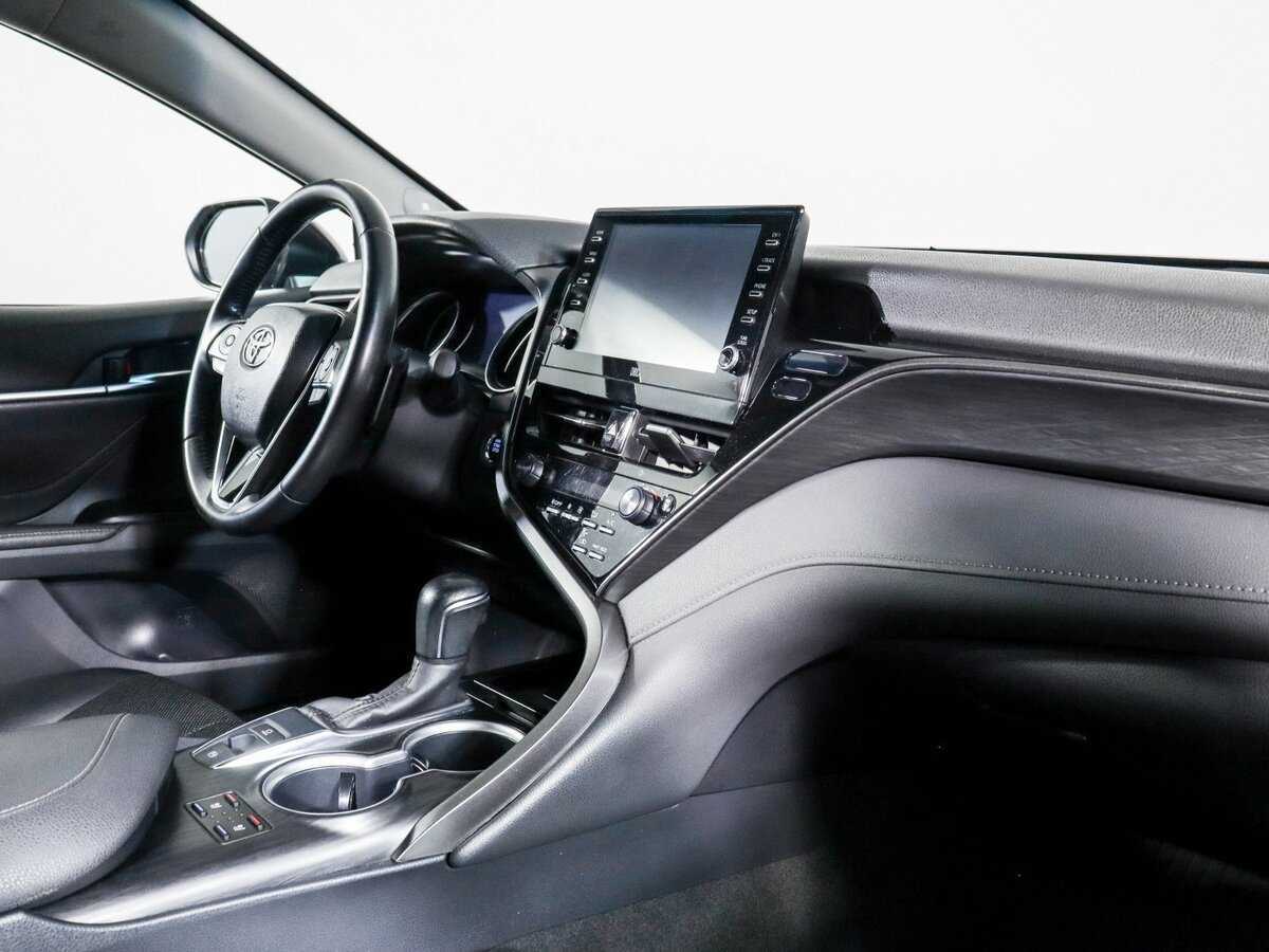 Toyota Camry 2021 года с пробегом. Фото: #5
