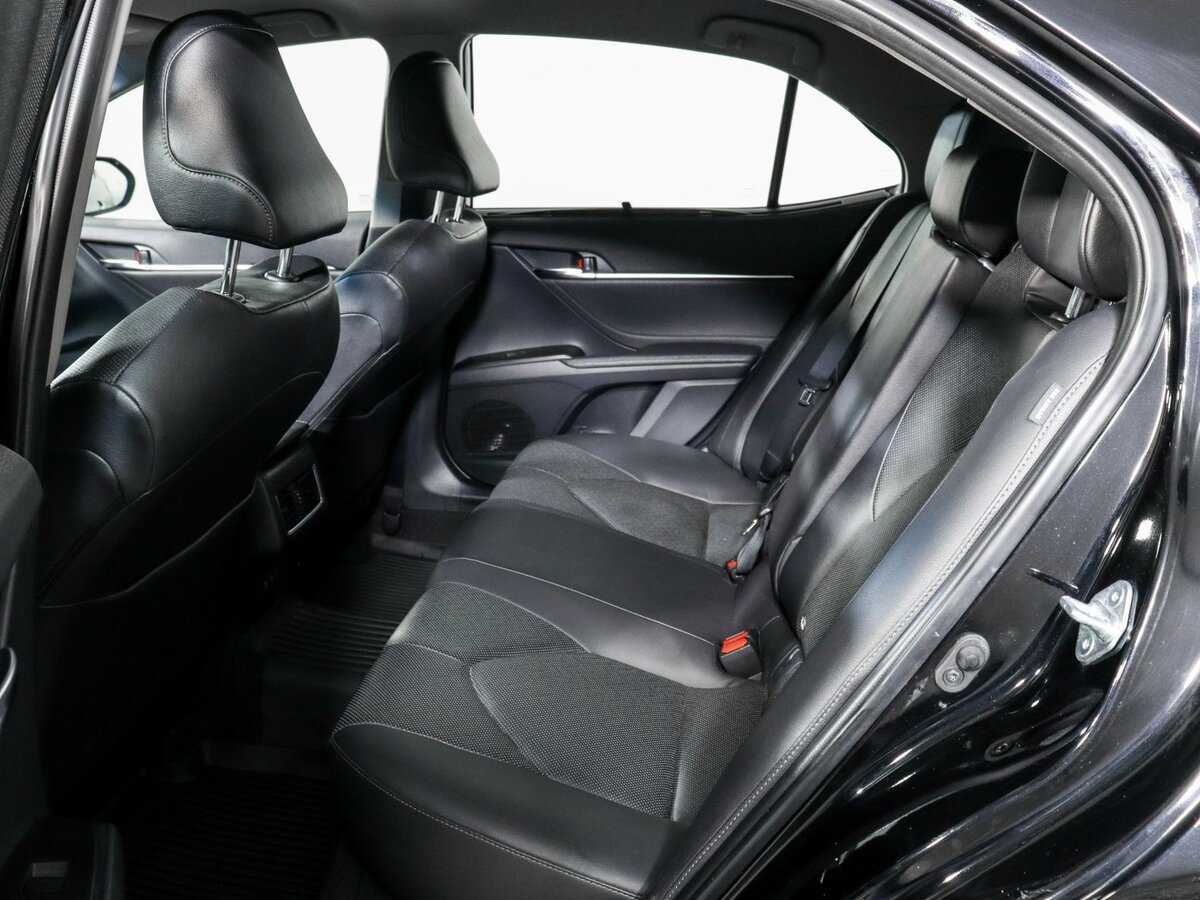 Toyota Camry 2021 года с пробегом. Фото: #6