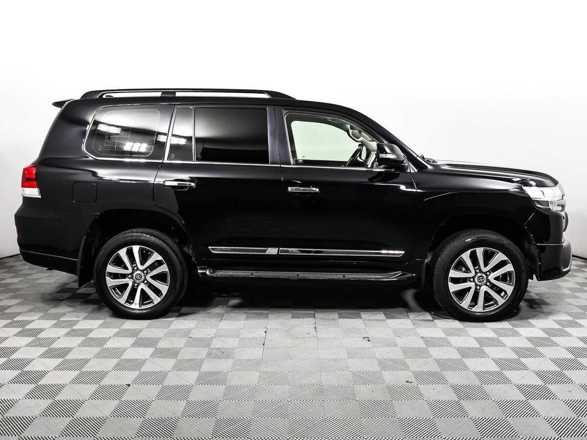Toyota Land Cruiser 2017 года с пробегом. Фото: #3