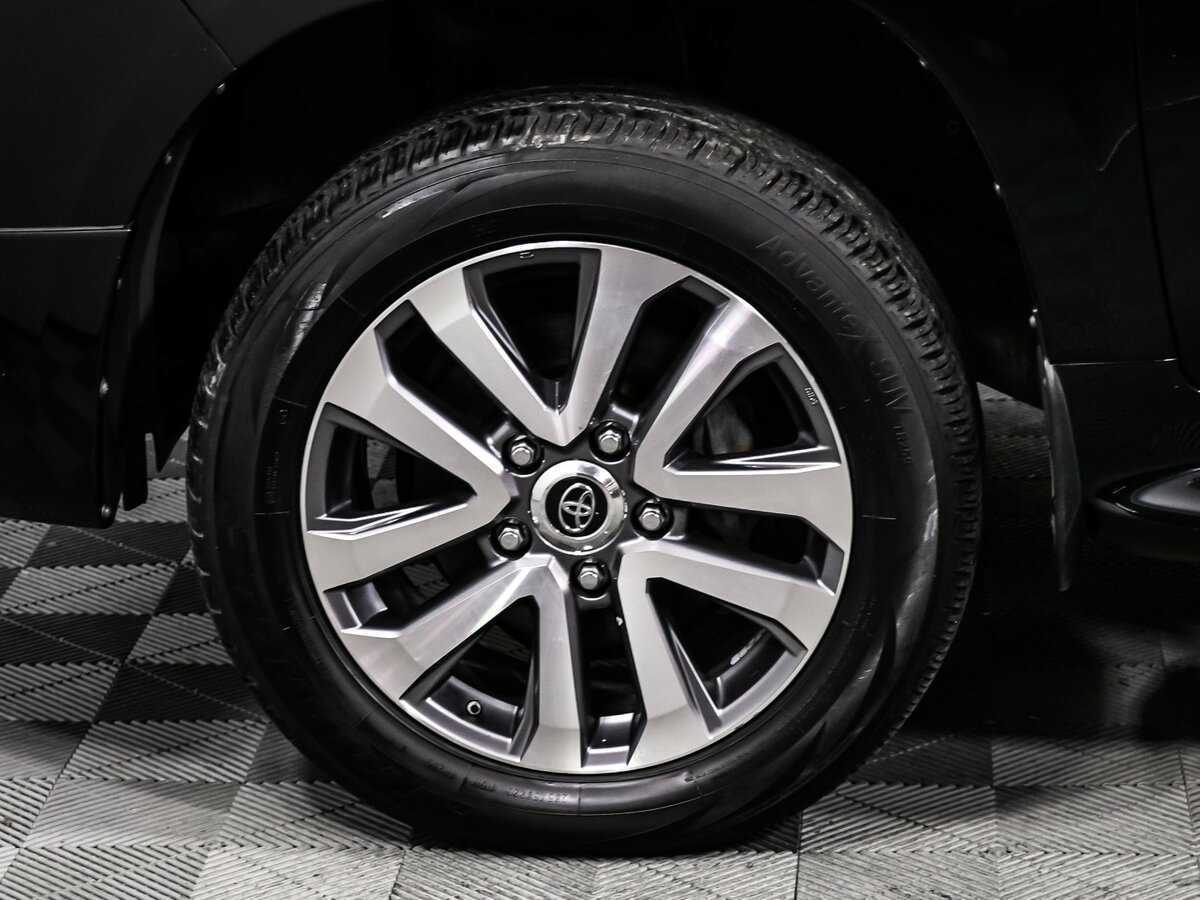 Toyota Land Cruiser 2017 года с пробегом. Фото: #18