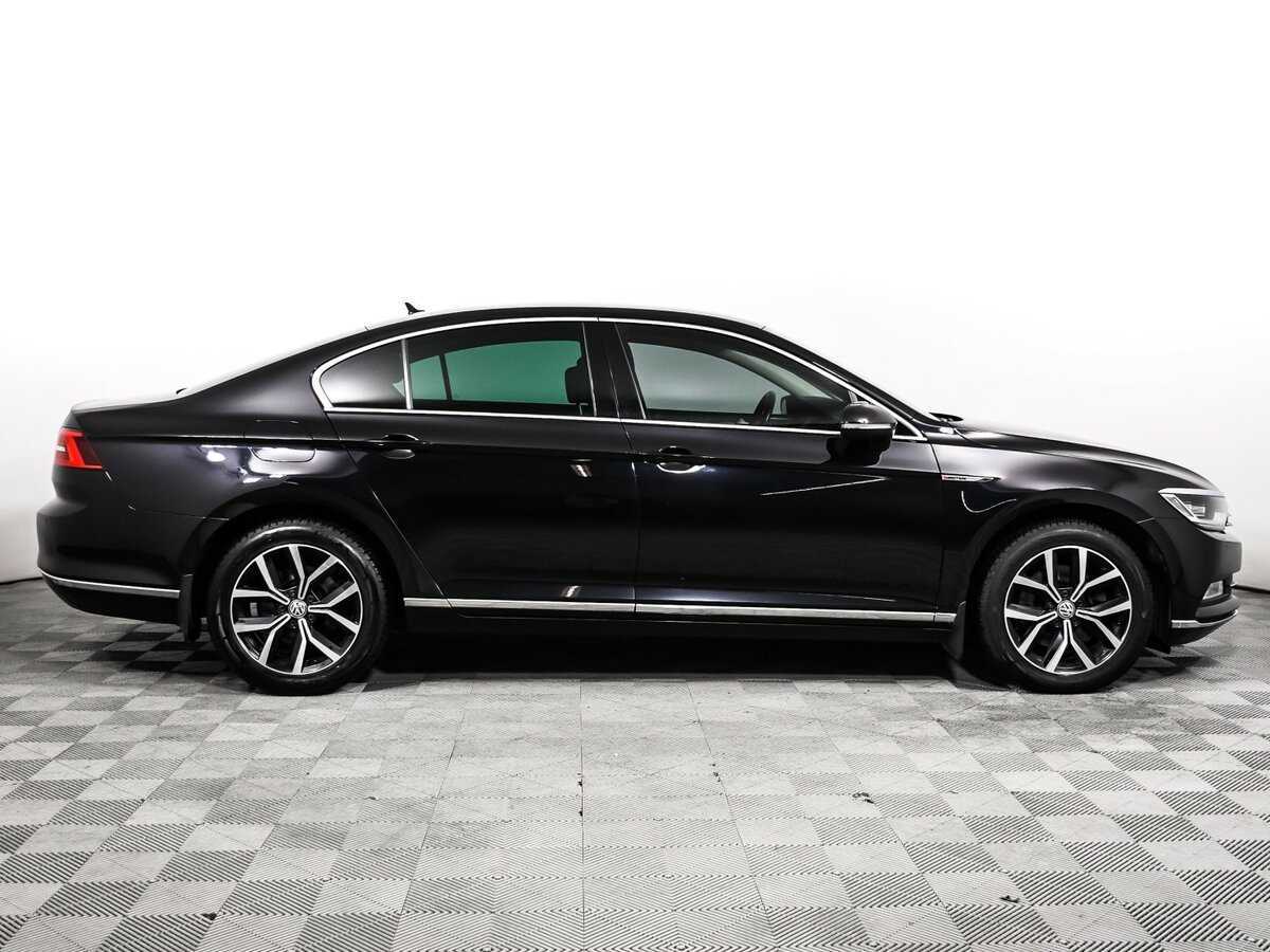 Volkswagen Passat 2018 года с пробегом. Фото: #3