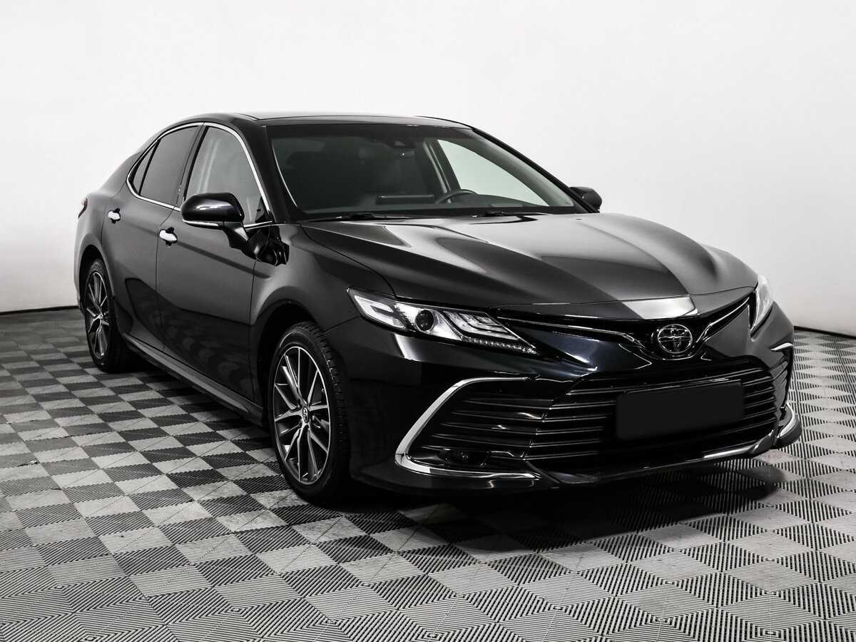 Toyota Camry 2023 года с пробегом. Фото: #2