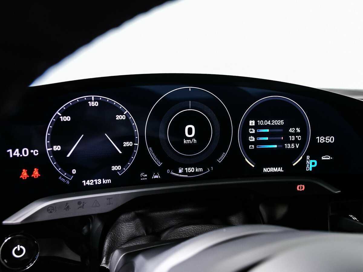 Porsche Taycan 2020 года с пробегом. Фото: #9