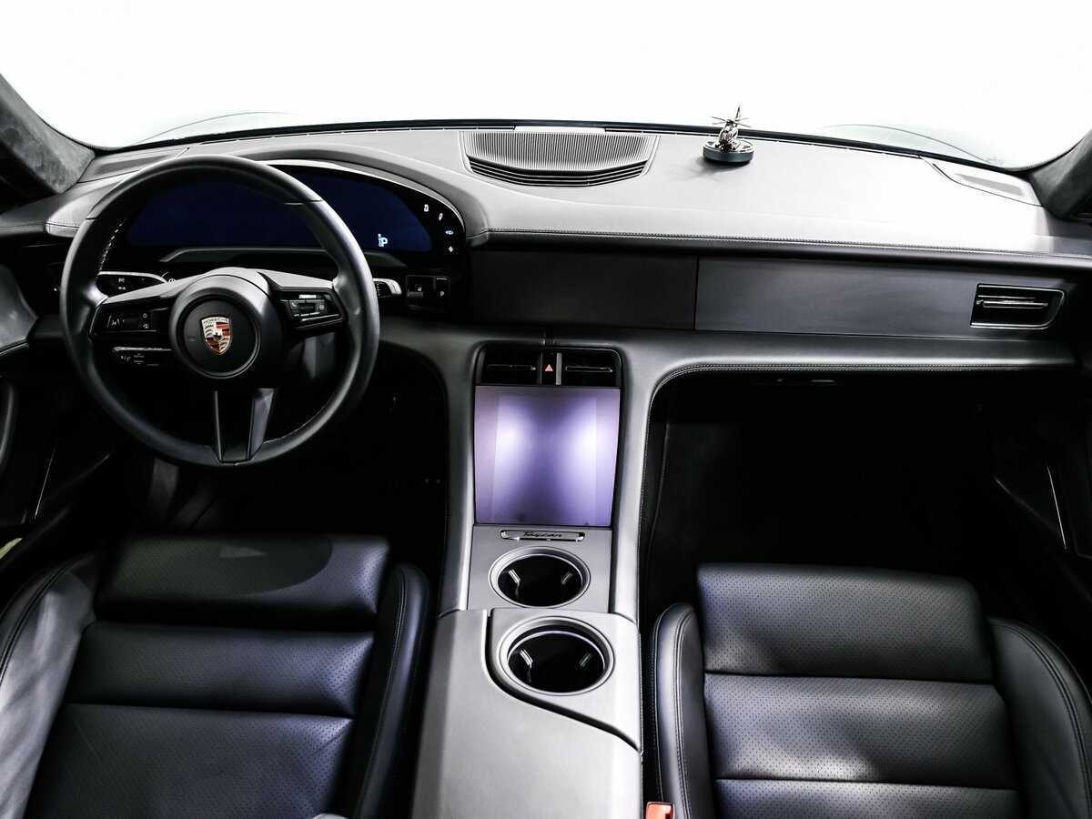 Porsche Taycan 2020 года с пробегом. Фото: #10