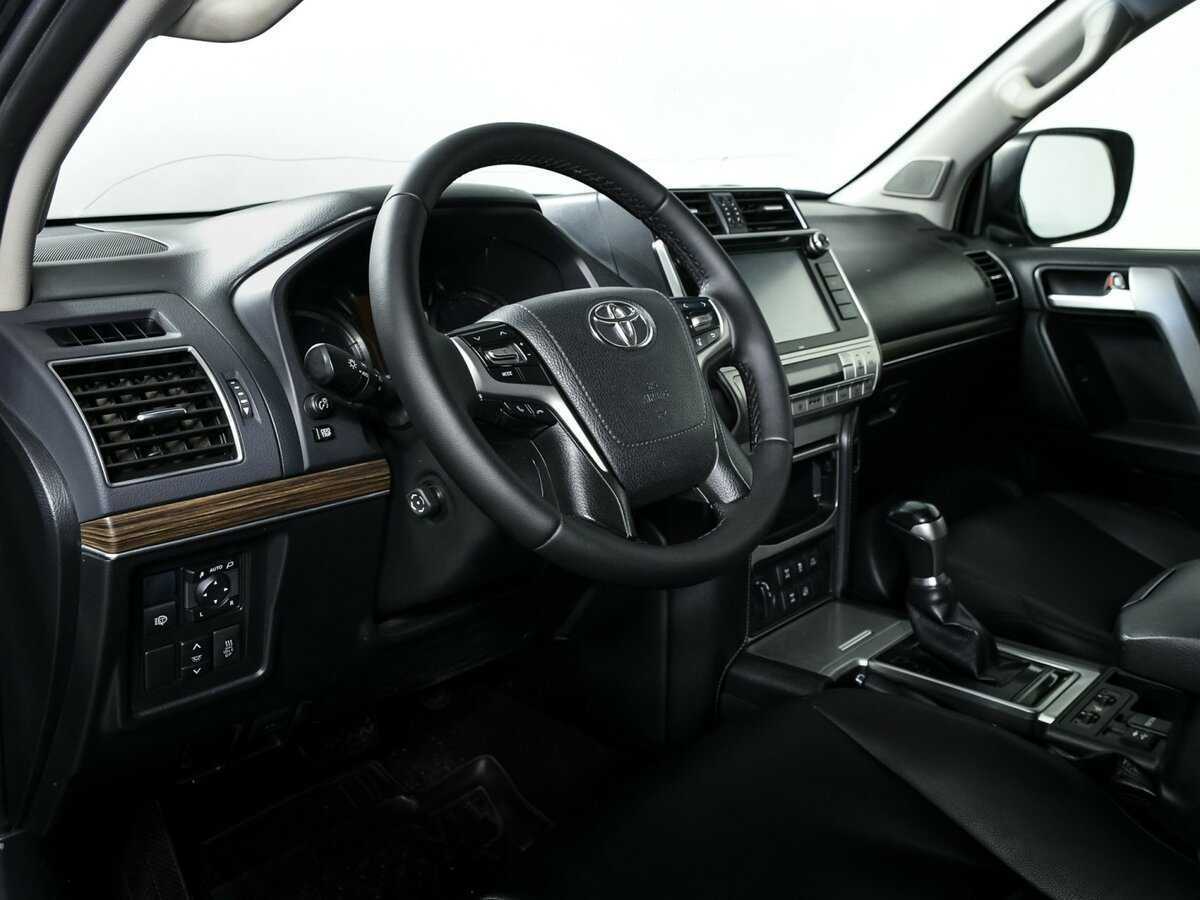 Toyota Land Cruiser Prado 2017 года с пробегом. Фото: #9