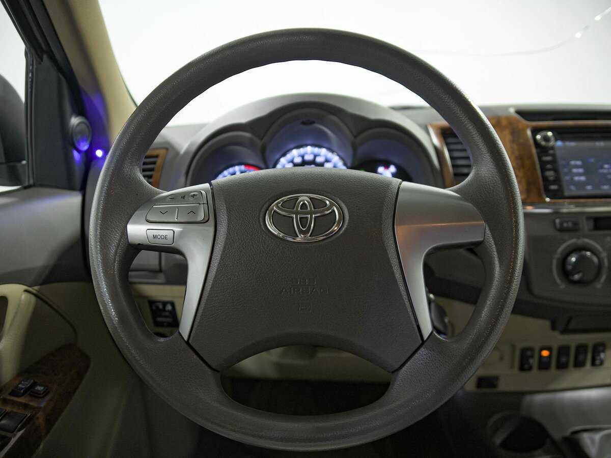 Toyota Fortuner 2012 года с пробегом. Фото: #7
