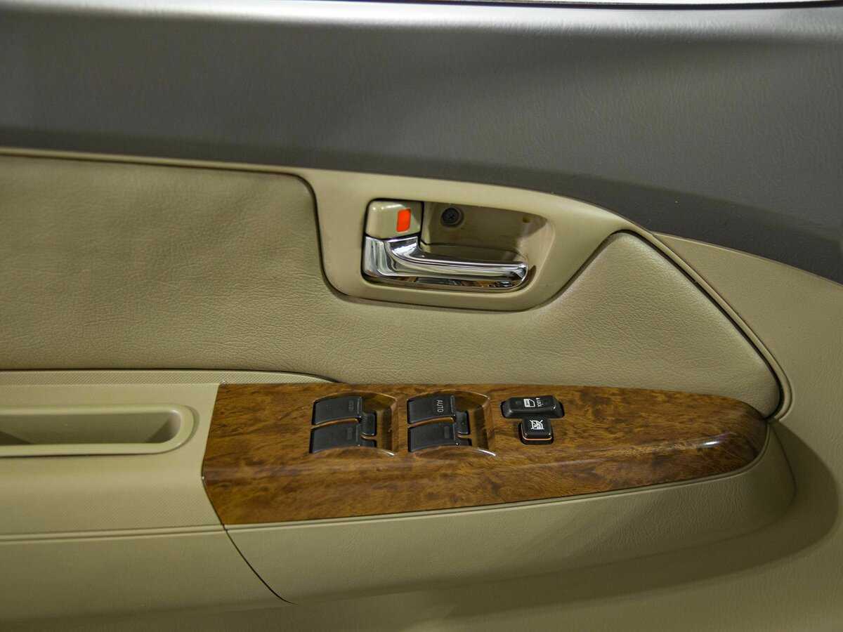 Toyota Fortuner 2012 года с пробегом. Фото: #10