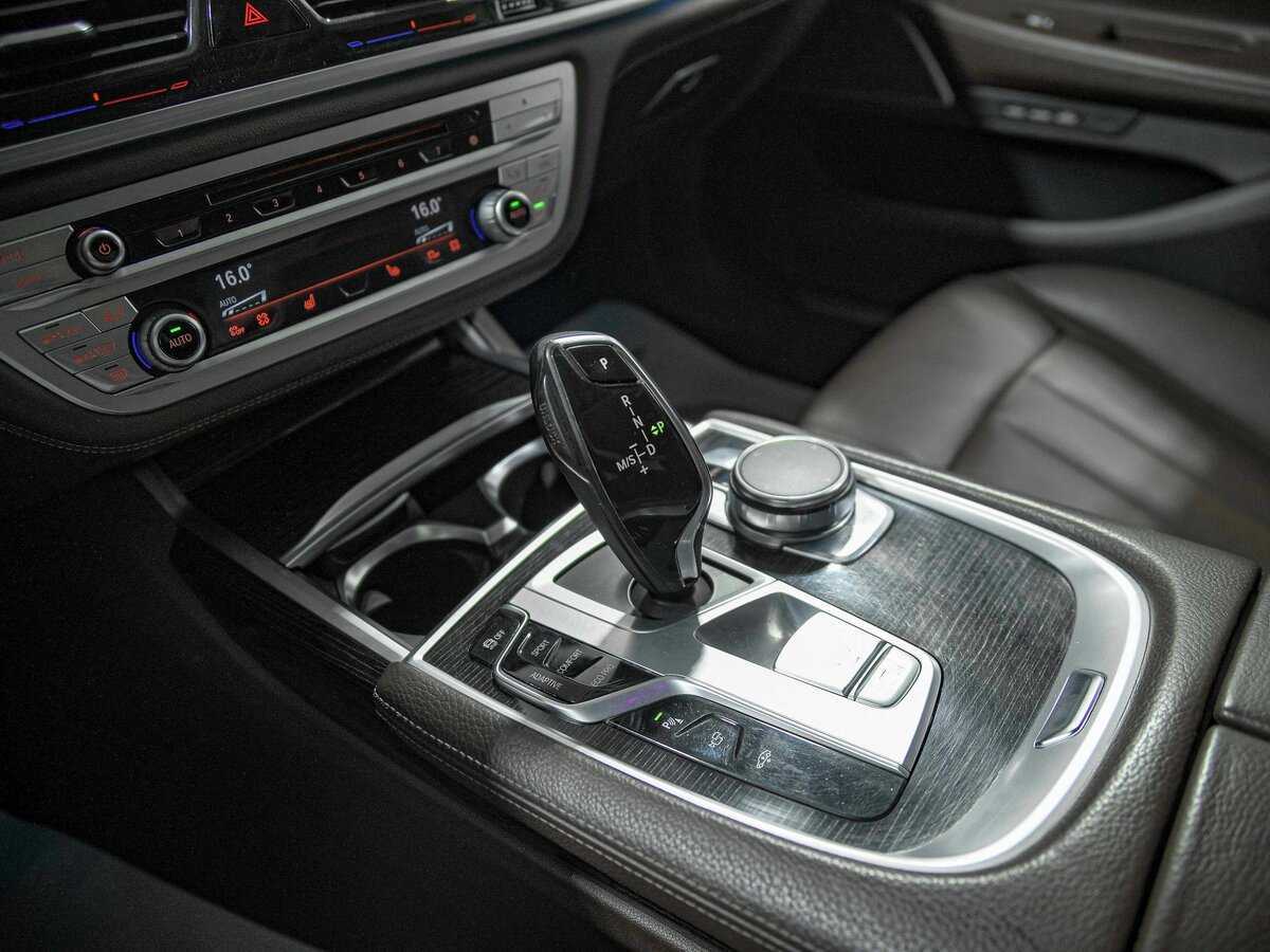 BMW 7 серии 2018 года с пробегом. Фото: #10