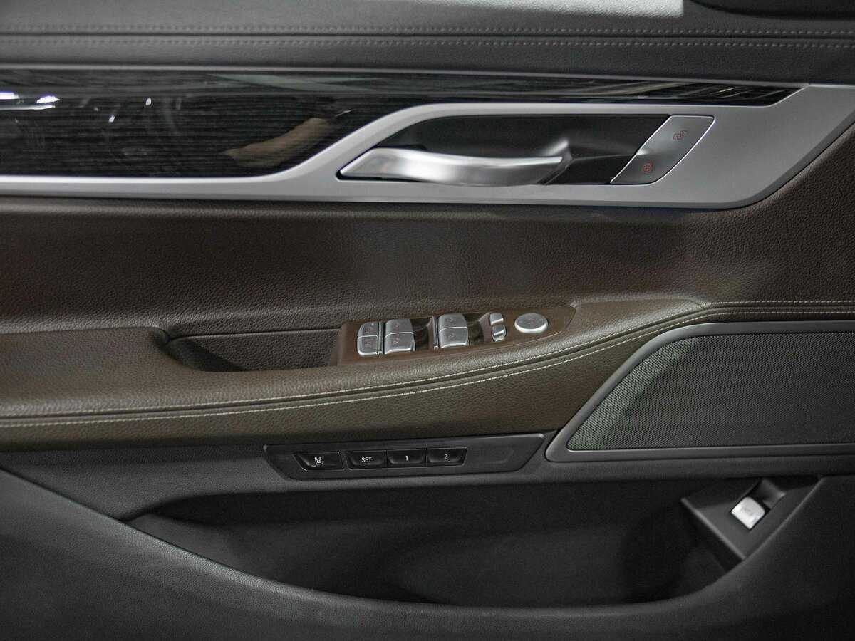 BMW 7 серии 2018 года с пробегом. Фото: #11