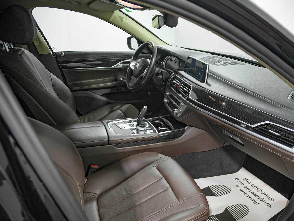 BMW 7 серии 2018 года с пробегом. Фото: #18