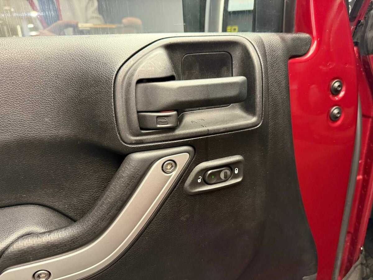 Jeep Wrangler 2011 года с пробегом. Фото: #12