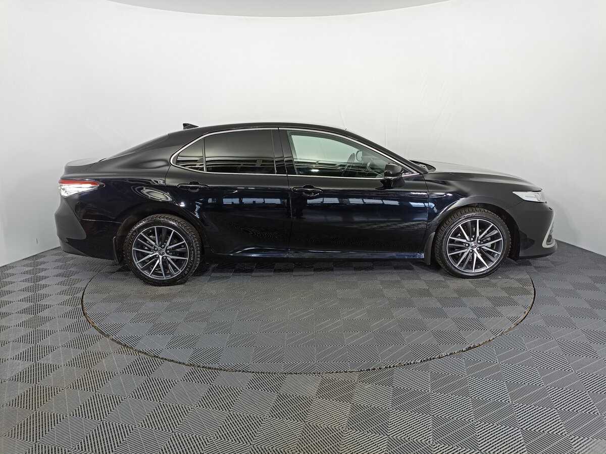 Toyota Camry 2021 года с пробегом. Фото: #3