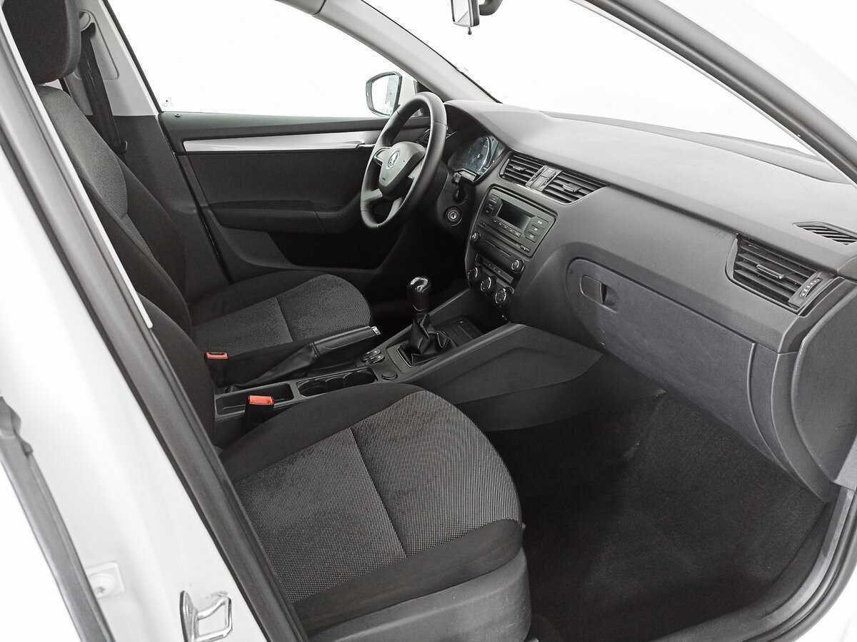 Б/У Шкода Октавия 2014 года. Фото: #10