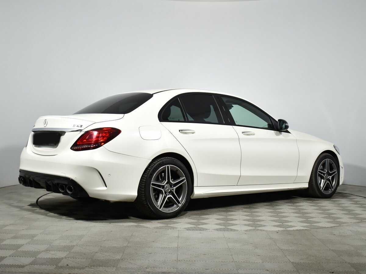 Mercedes-Benz C-Класс AMG 2018 года с пробегом. Фото: #4