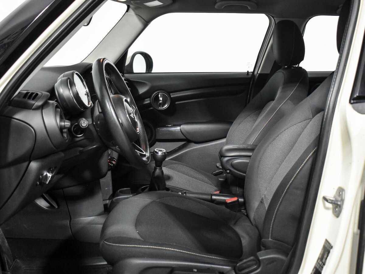 Mini Hatch 2015 года с пробегом. Фото: #10