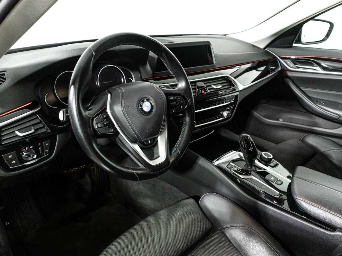 BMW 5 серии 2019 года с пробегом. Фото: #10