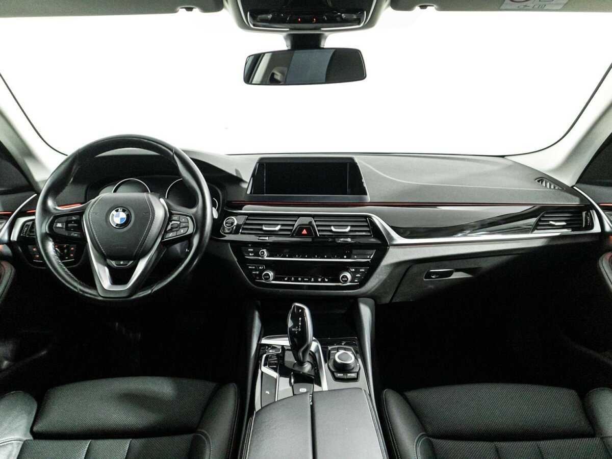 BMW 5 серии 2019 года с пробегом. Фото: #12