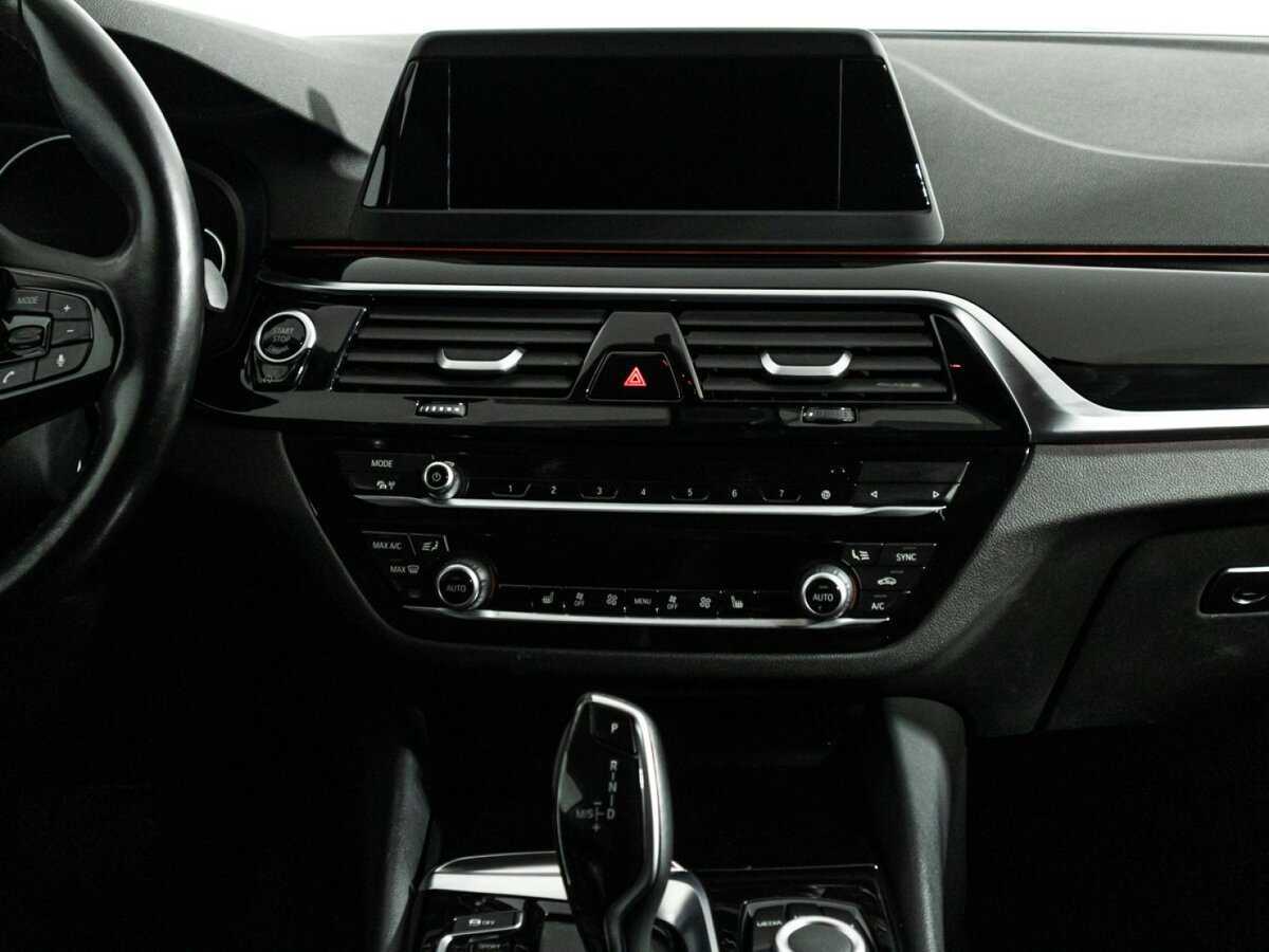 BMW 5 серии 2019 года с пробегом. Фото: #13