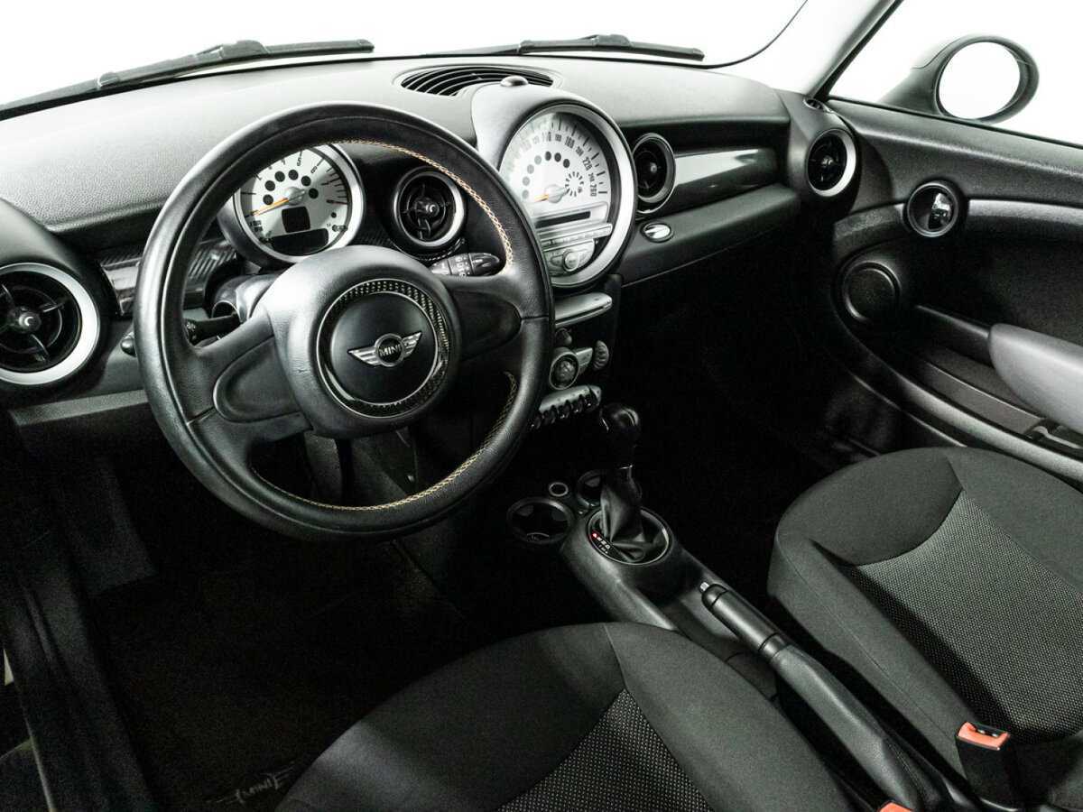 Mini Hatch 2010 года с пробегом. Фото: #10