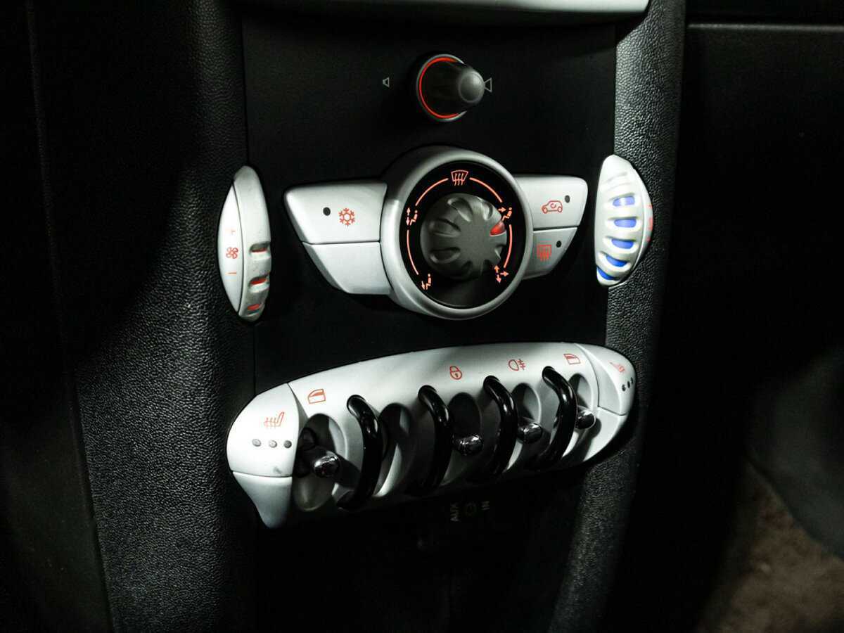 Mini Hatch 2010 года с пробегом. Фото: #13