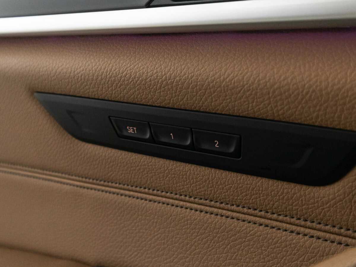 BMW 5 серии 2019 года с пробегом. Фото: #16