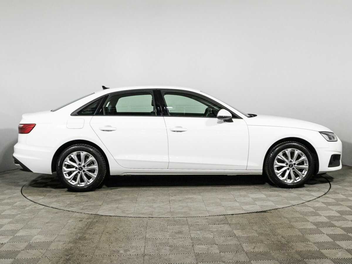 Audi A4 2021 года с пробегом. Фото: #3