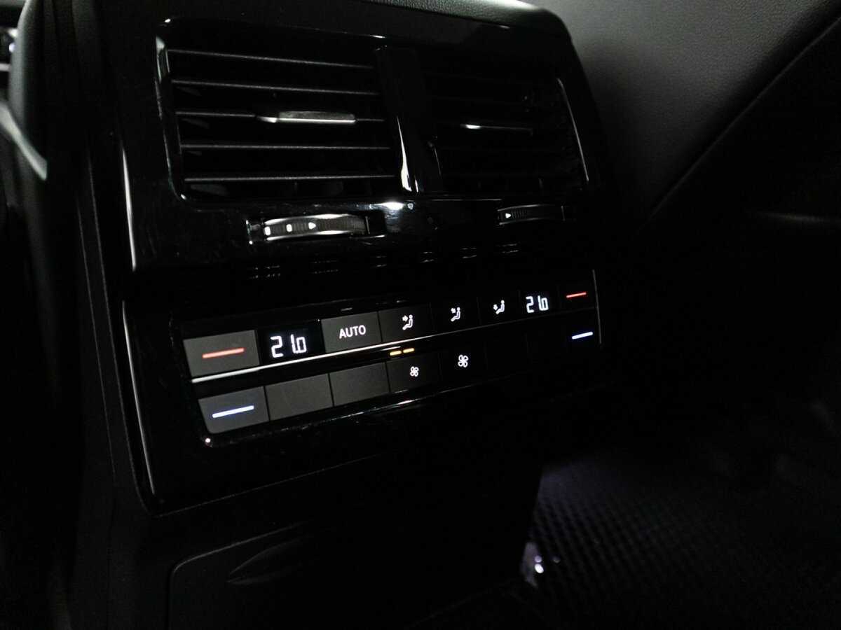 Volkswagen Touareg 2019 года с пробегом. Фото: #17