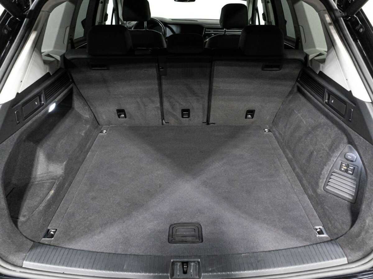 Volkswagen Touareg 2019 года с пробегом. Фото: #20