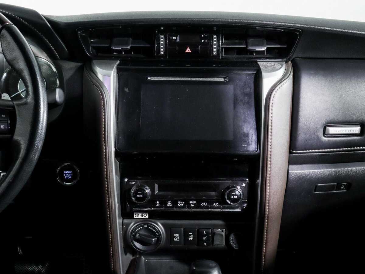 Toyota Fortuner 2018 года с пробегом. Фото: #9