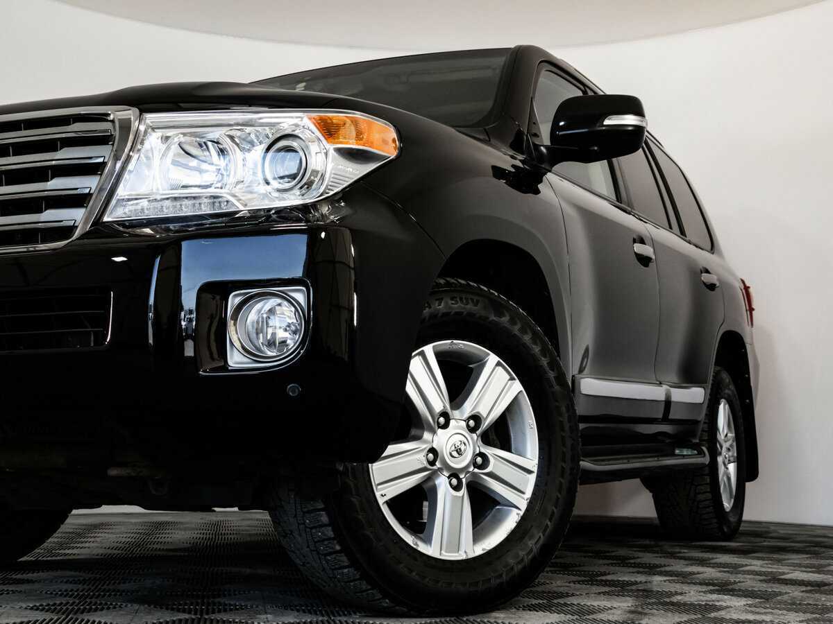 Toyota Land Cruiser 2013 года с пробегом. Фото: #1