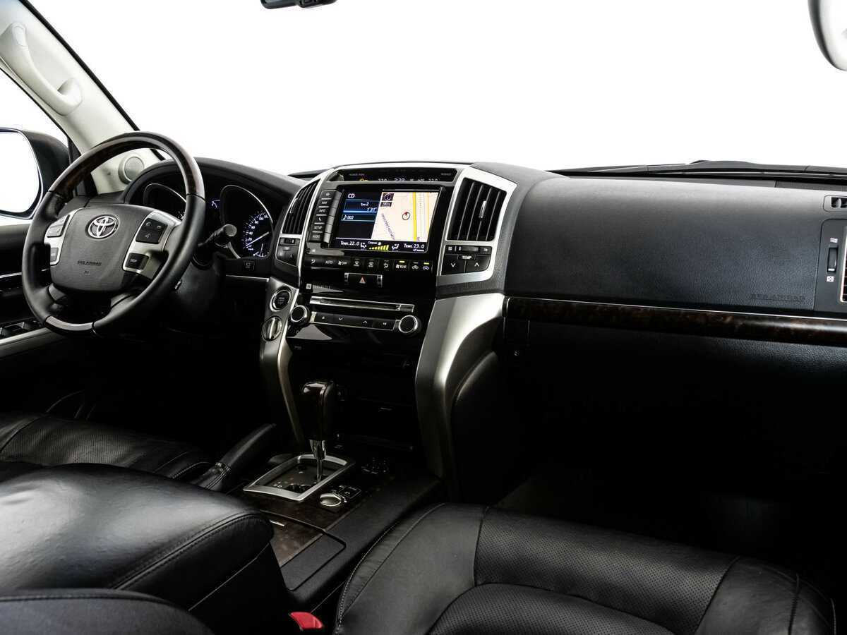 Toyota Land Cruiser 2013 года с пробегом. Фото: #10