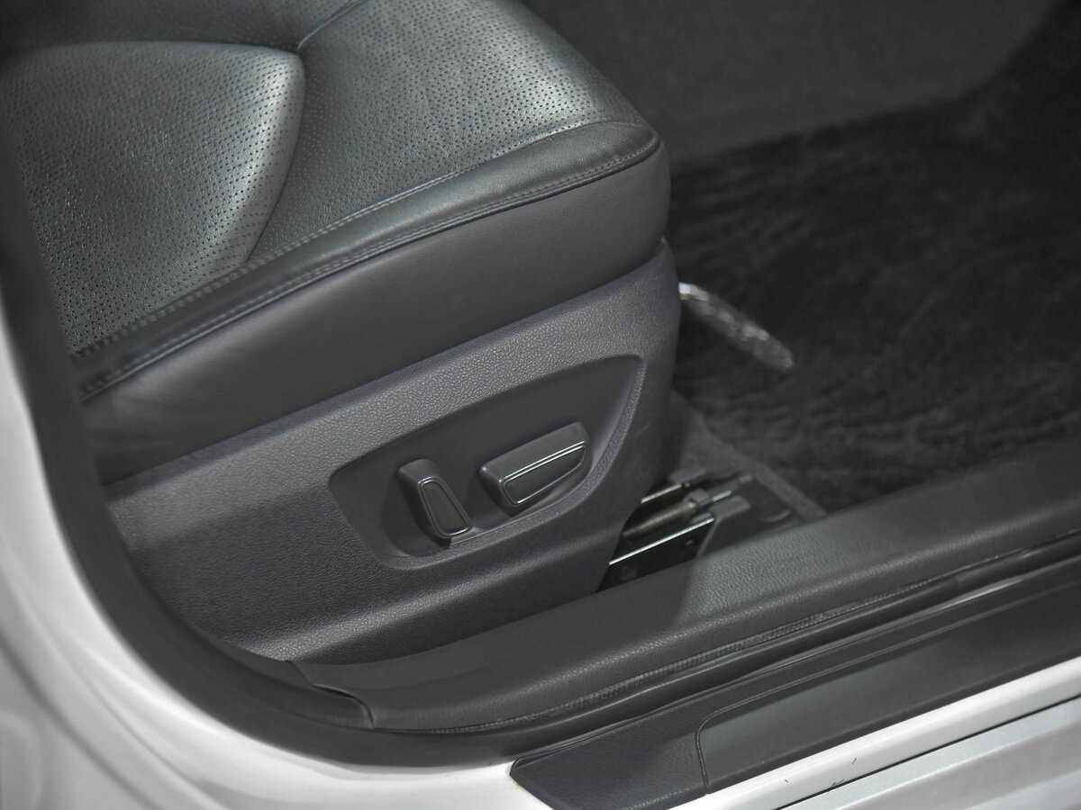 Toyota Avalon 2021 года с пробегом. Фото: #16