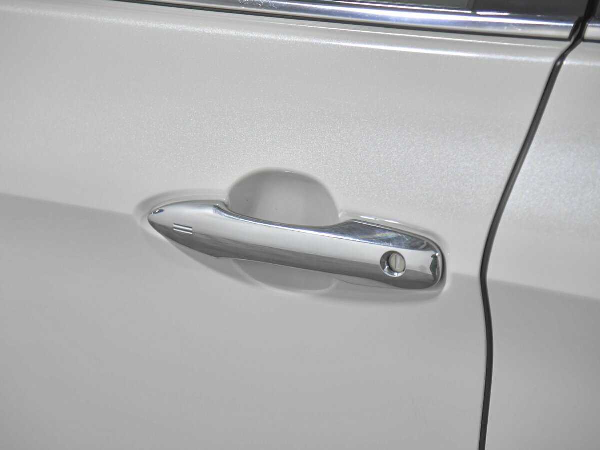 Toyota Avalon 2021 года с пробегом. Фото: #19