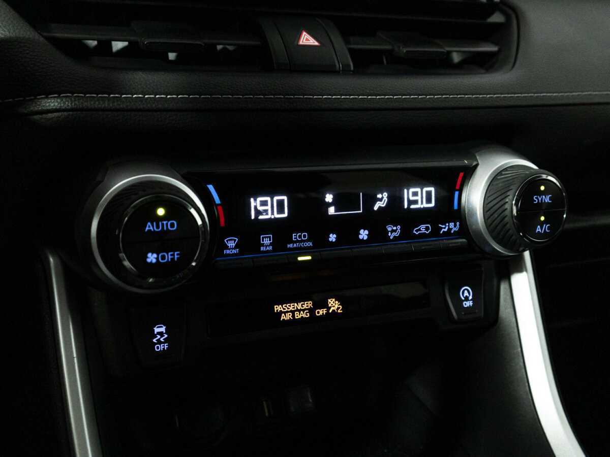 Toyota RAV4 2021 года с пробегом. Фото: #16