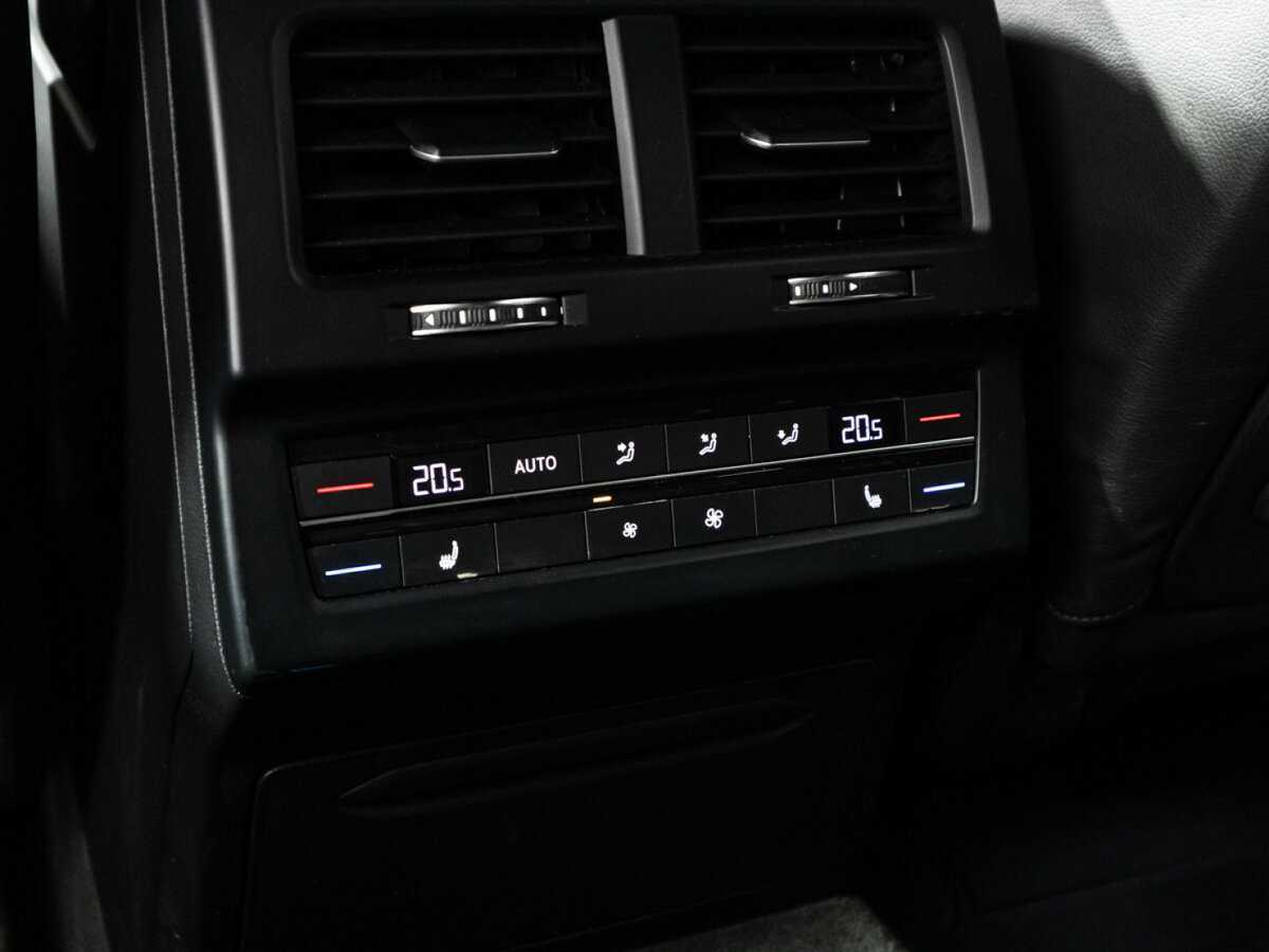 Volkswagen Touareg 2019 года с пробегом. Фото: #17