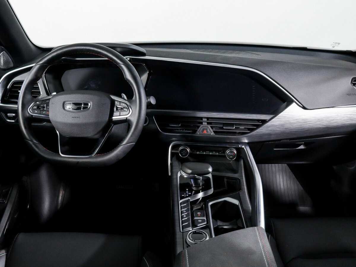 Geely Tugella 2023 года с пробегом. Фото: #11