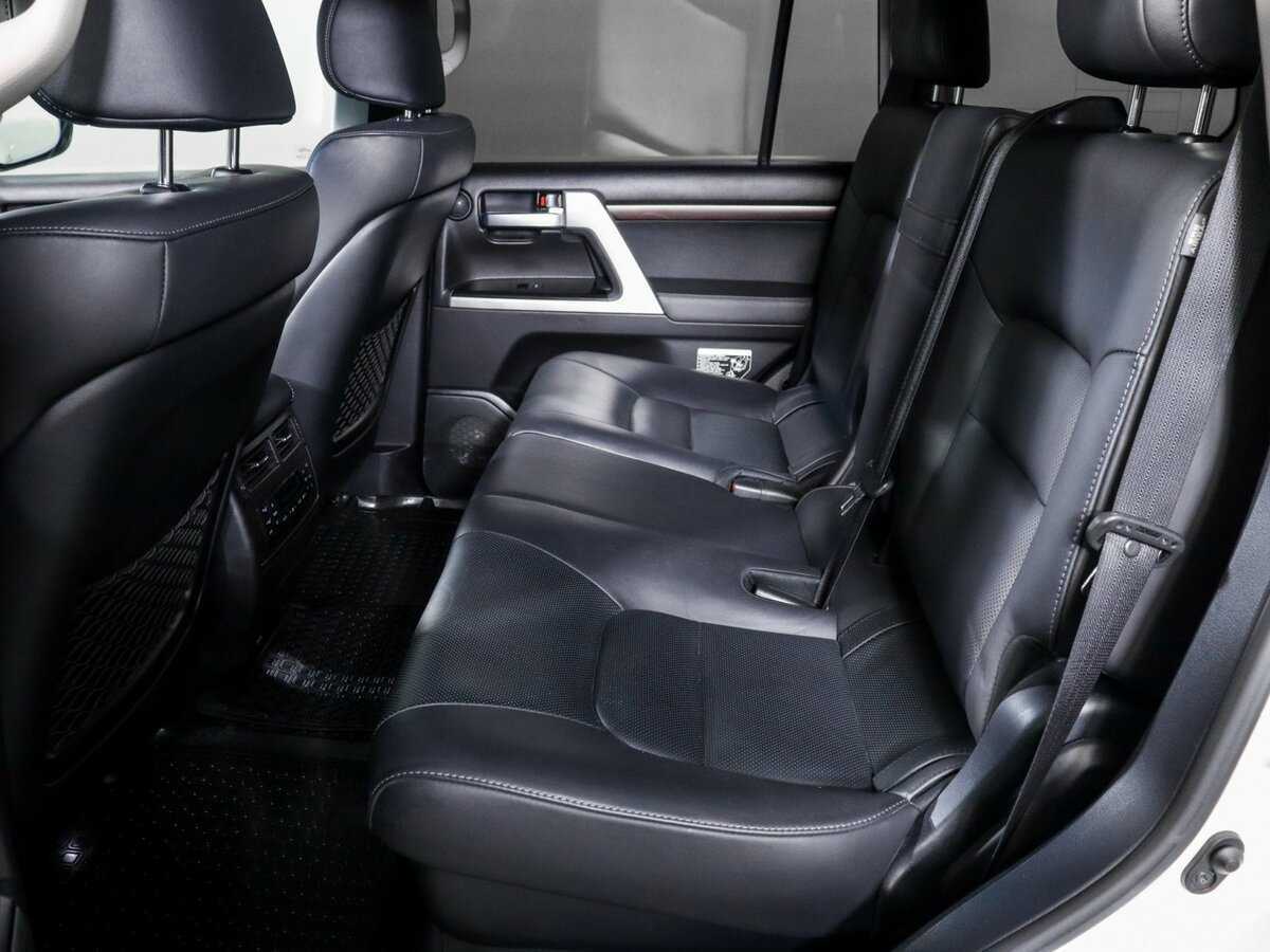 Toyota Land Cruiser 2016 года с пробегом. Фото: #9