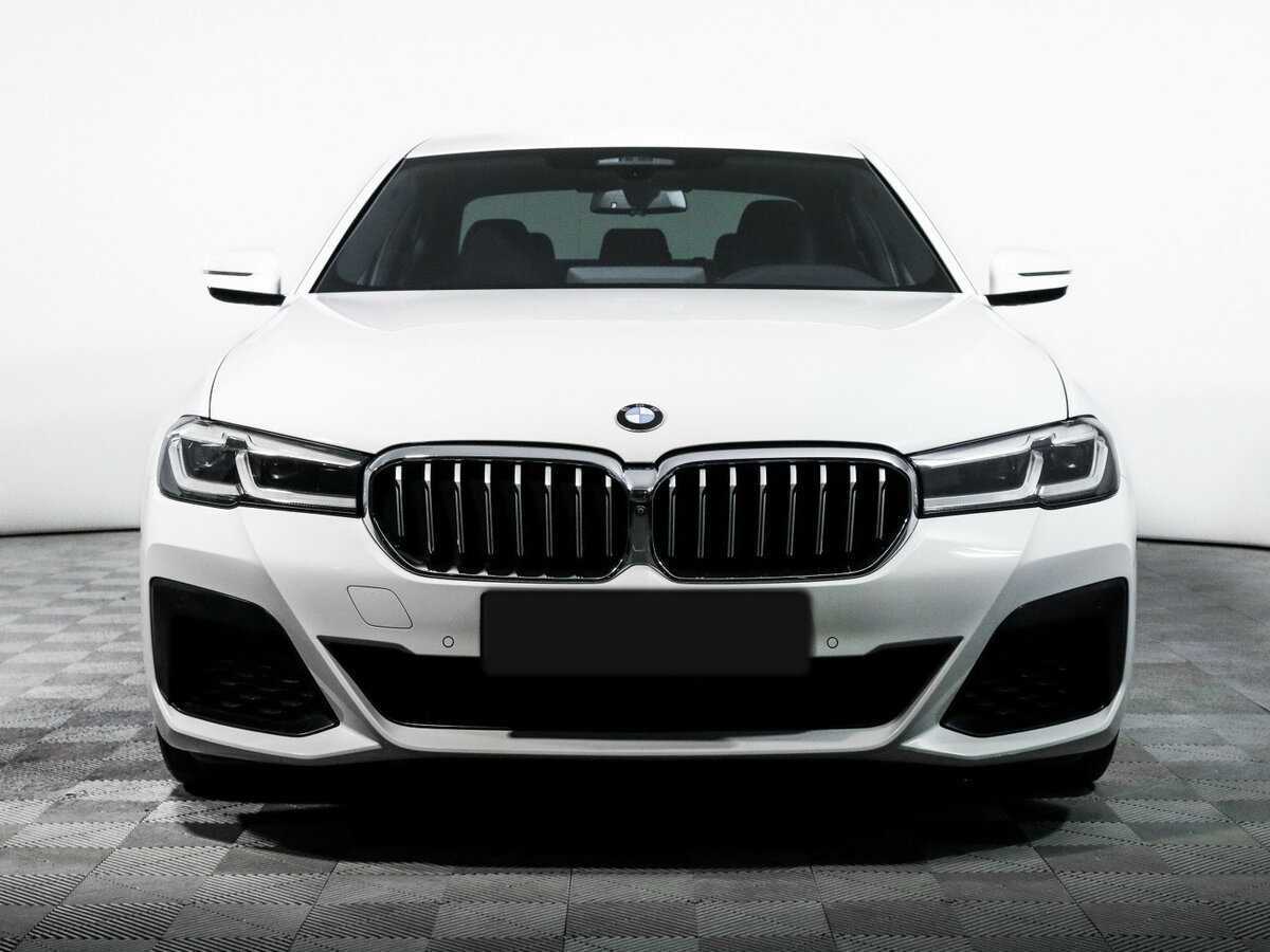 BMW 5 серии 2021 года с пробегом. Фото: #1