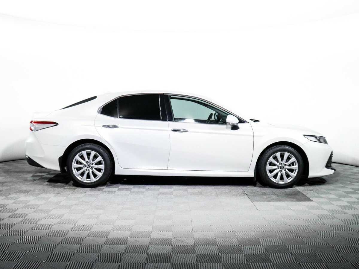Toyota Camry 2019 года с пробегом. Фото: #3