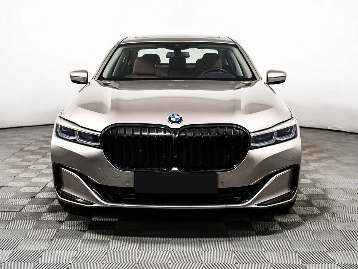 BMW 7 серии 2019 года с пробегом. Фото: #1
