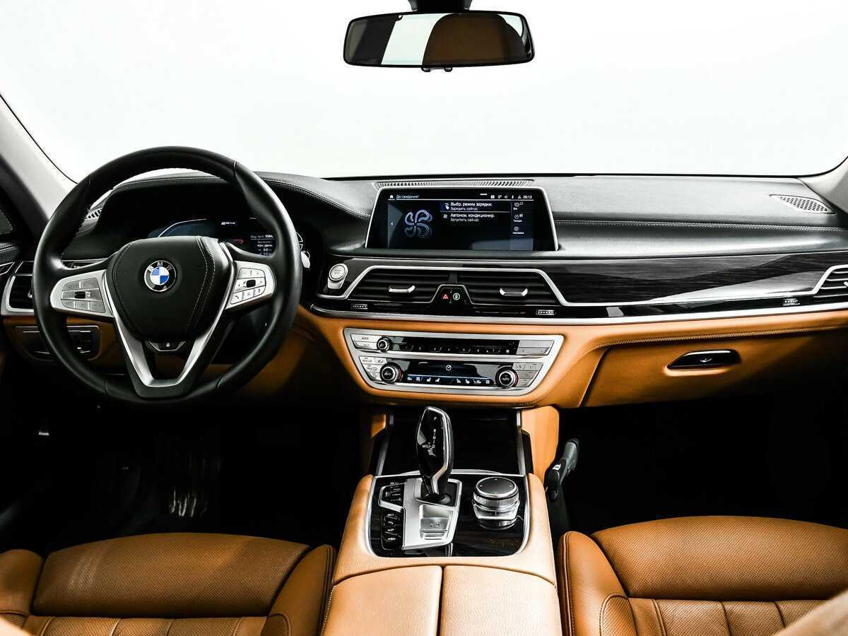 BMW 7 серии 2019 года с пробегом. Фото: #10