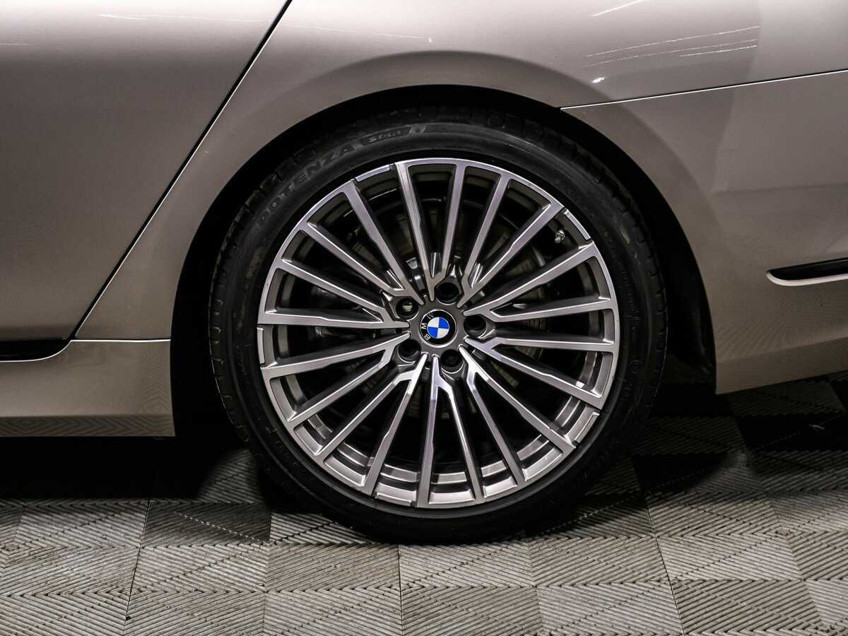 BMW 7 серии 2019 года с пробегом. Фото: #13