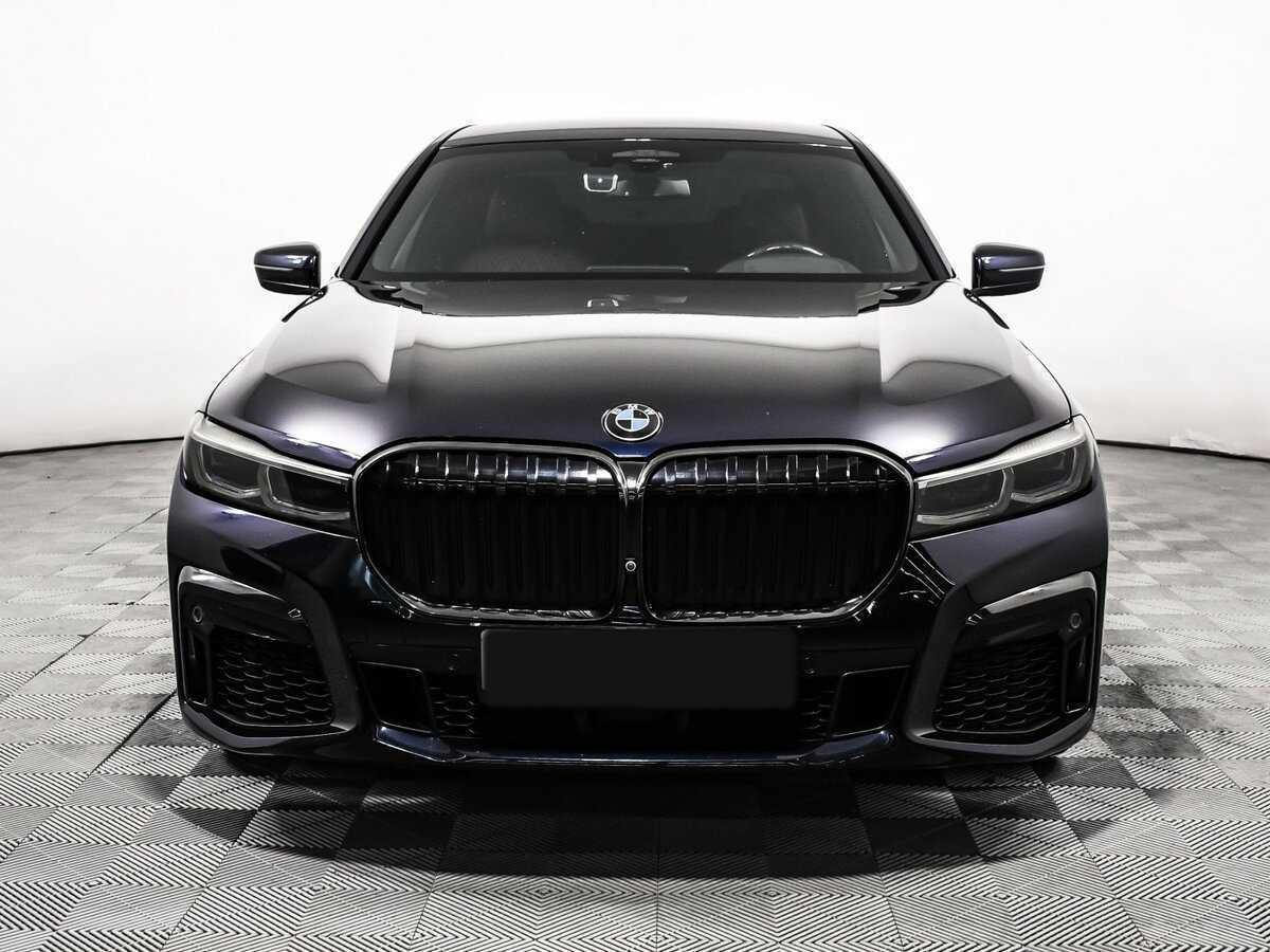 BMW 7 серии 2021 года с пробегом. Фото: #1