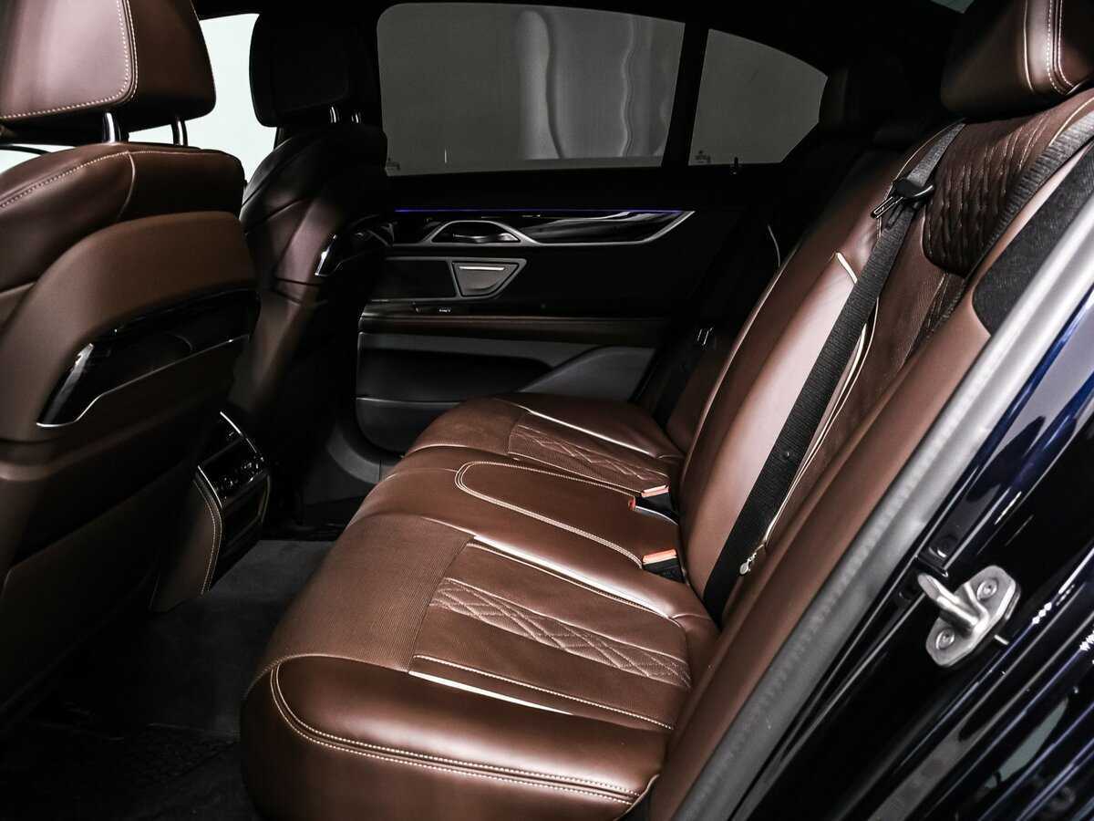 BMW 7 серии 2021 года с пробегом. Фото: #11